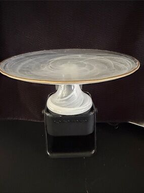 Elegant Swirled White Alabaster Glass Pedestal Cake Stand with Gold Trim